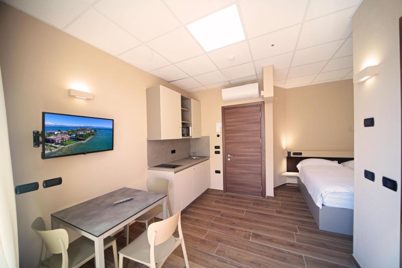 Smeraldo Dip Villa Canneto Sirmione Exterior photo