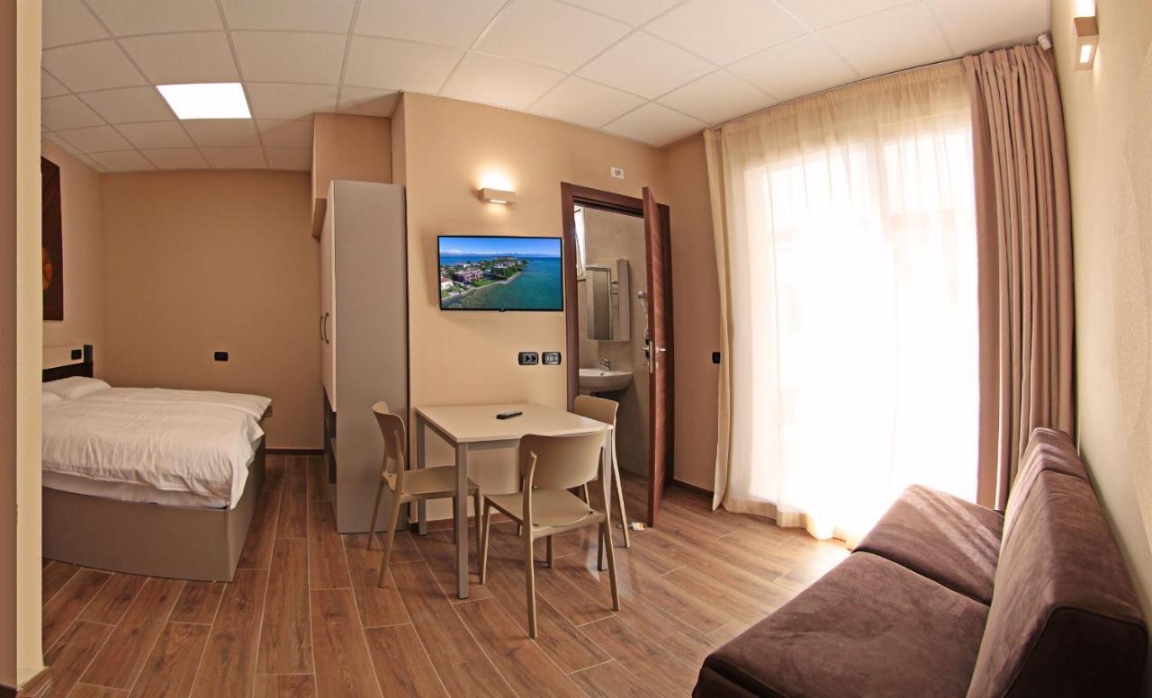 Smeraldo Dip Villa Canneto Sirmione Exterior photo